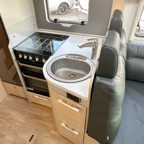 Hymer B-MC T 600 Whiteline Kitchen