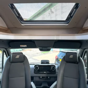 Hymer B-MC T 600 Whiteline Skylight Over Drivers Cab