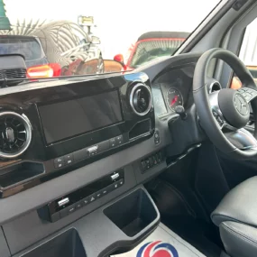 Hymer B-MC T 600 Whiteline Steering Wheel & Multimedia System