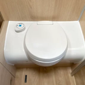 Hymer B-MC T 600 Whiteline Thetford Toilet