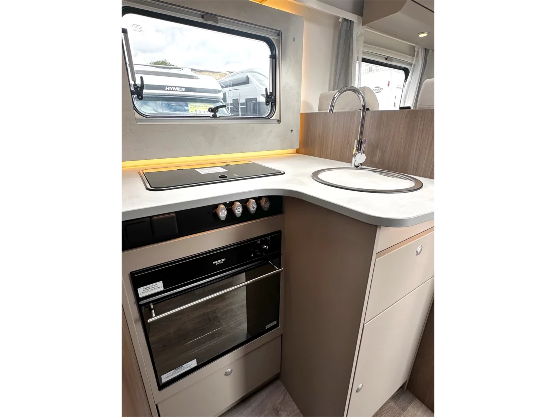 Carado T447 Pro Plus Motorhome For Sale - Kitchen Oven