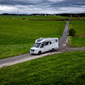 Hymer B-MC T 600 WhiteLine Motorhome - Lifestyle Front Left Fields
