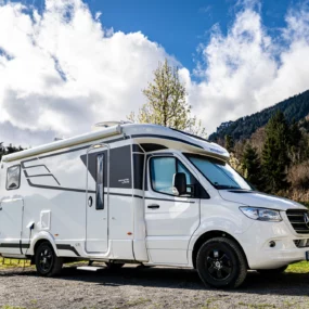 Hymer B-MC T 600 WhiteLine Motorhome - Lifestyle Right