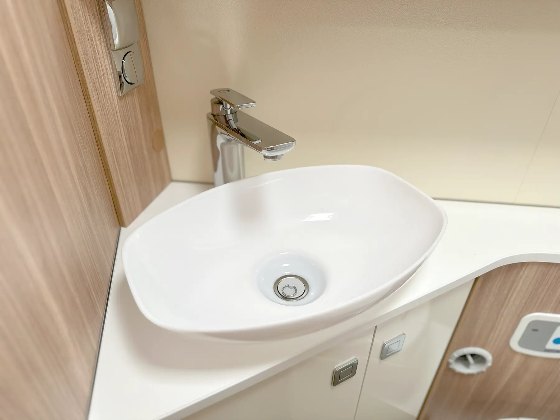 Burstner Limited T 727 G Bathroom Sink