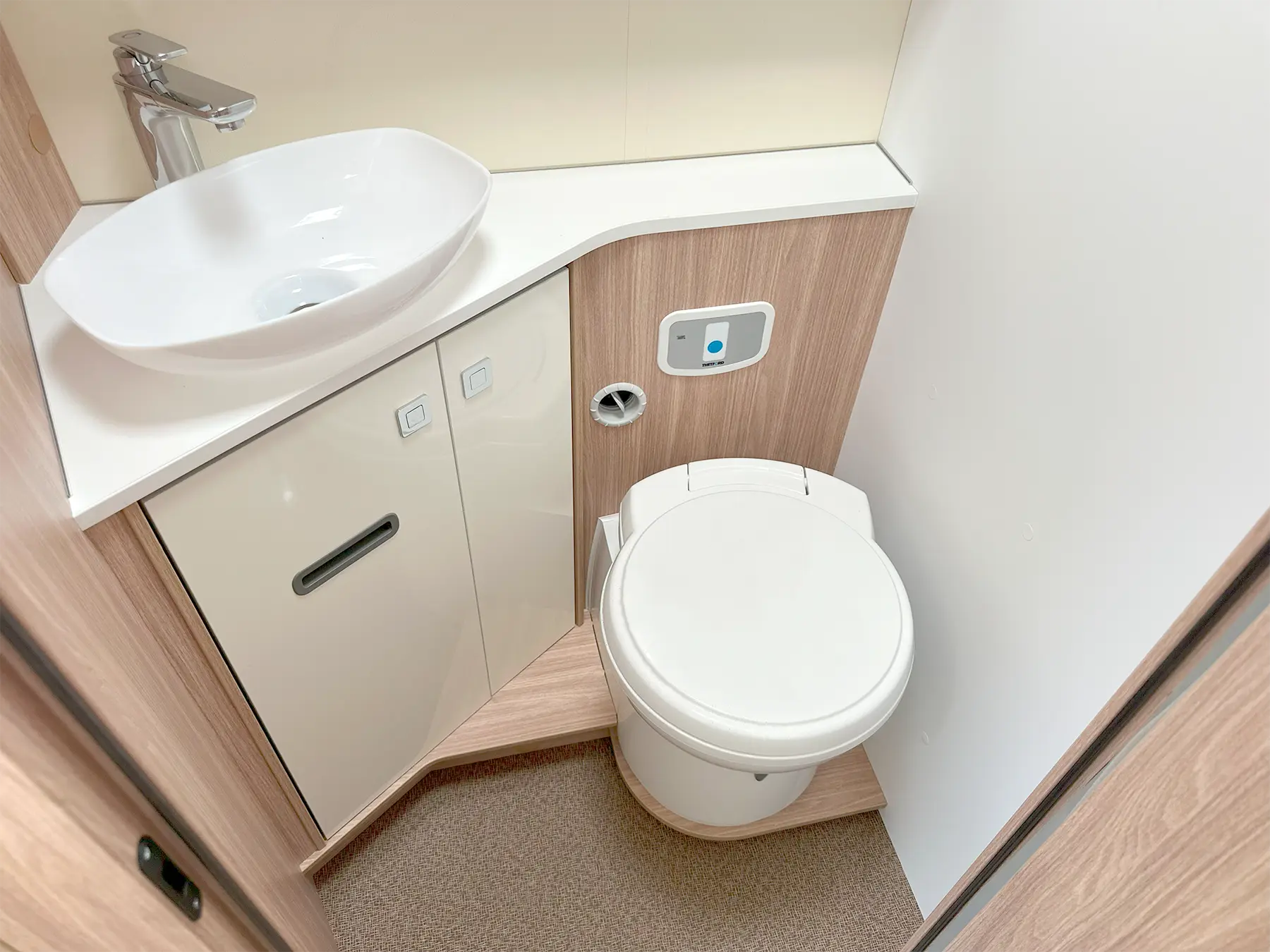 Burstner Limited T 727 G Bathroom