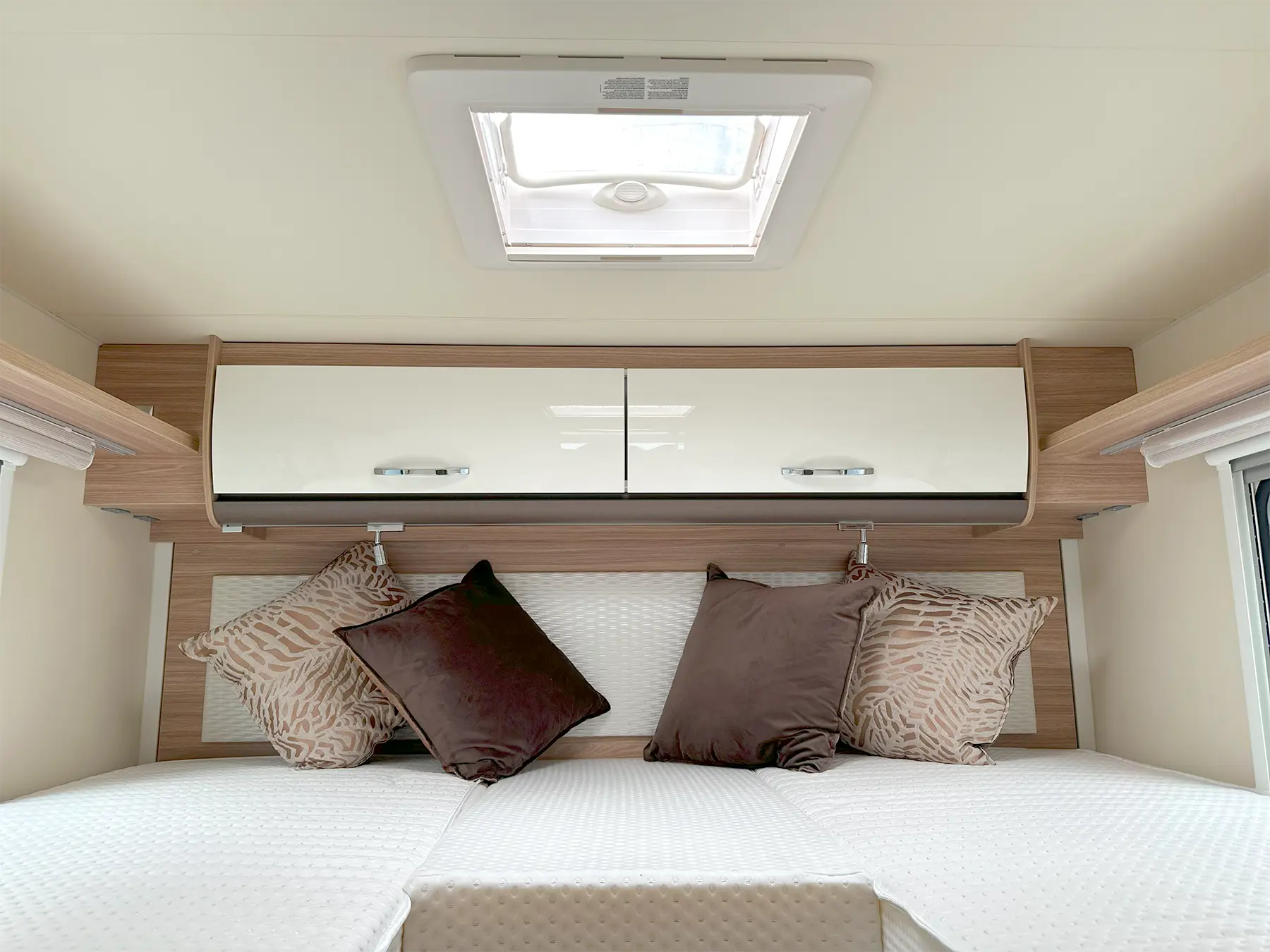 Burstner Limited T 727 G Bedroom Skylight