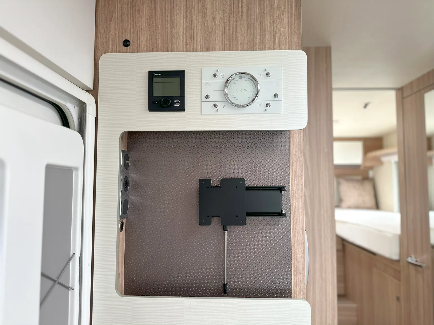 Burstner Limited T 727 G Control Panel & TV bracket