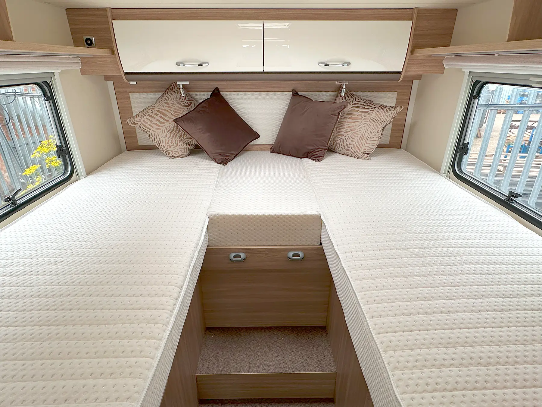 Burstner Limited T 727 G Twin Single Beds