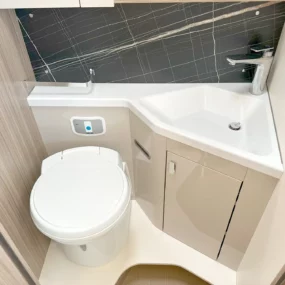 Burstner Lyseo I 727 G Harmony Line Motorhome - Bathroom