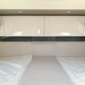 Burstner Lyseo I 727 G Harmony Line Motorhome - Bedroom