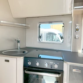 Burstner Lyseo I 727 G Harmony Line Motorhome - Kitchen Worktop