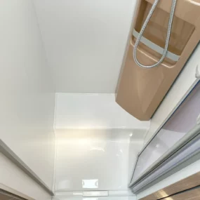 Burstner Lyseo I 727 G Harmony Line Motorhome - Shower floor