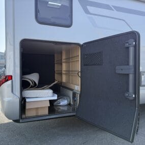 Hymer B-MC I 680 Motorhome Garage