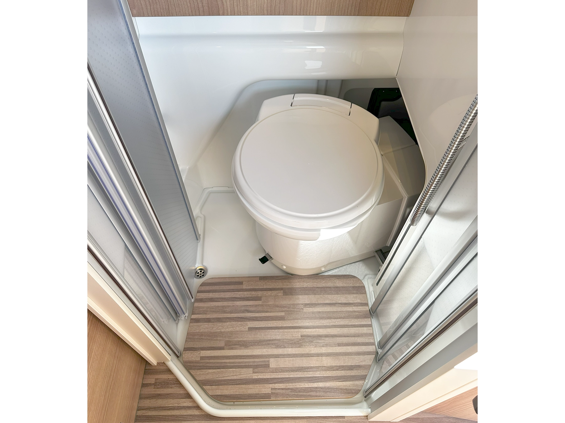 Malibu 540 DB Compact Pop Top Campervan Bathroom Toilet
