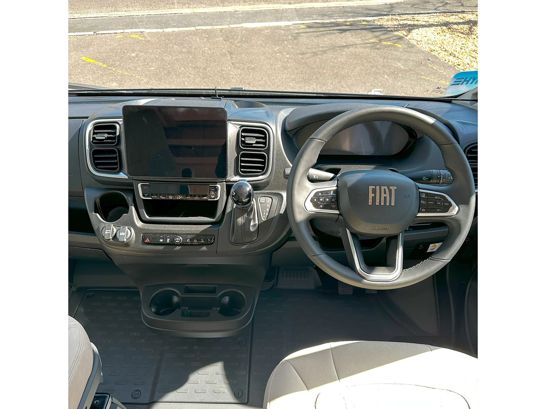 Malibu 540 DB Compact Pop Top Campervan Steering Wheel & Head Unit