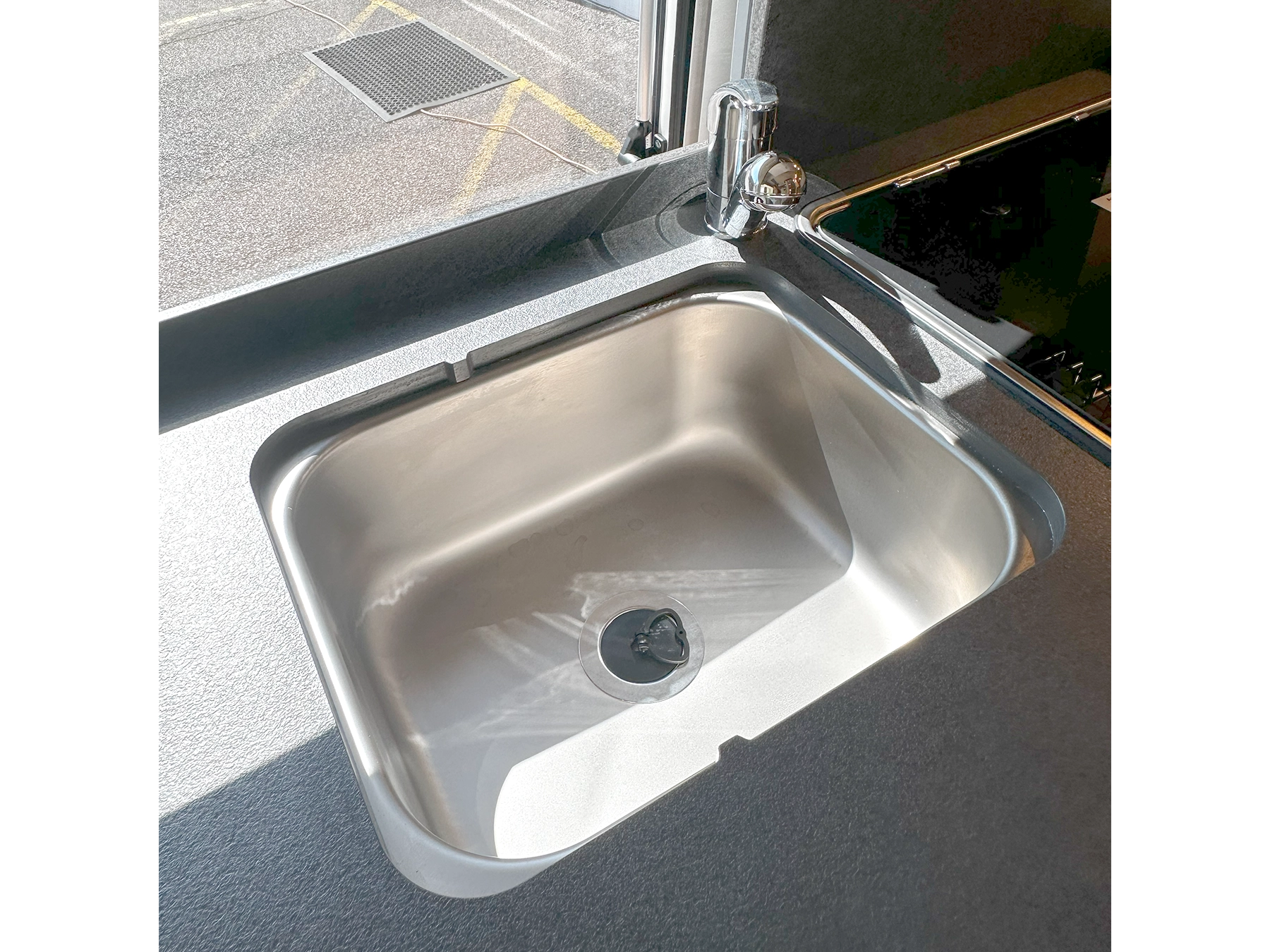 Malibu 540 DB Compact Pop Top Campervan Kitchen Sink