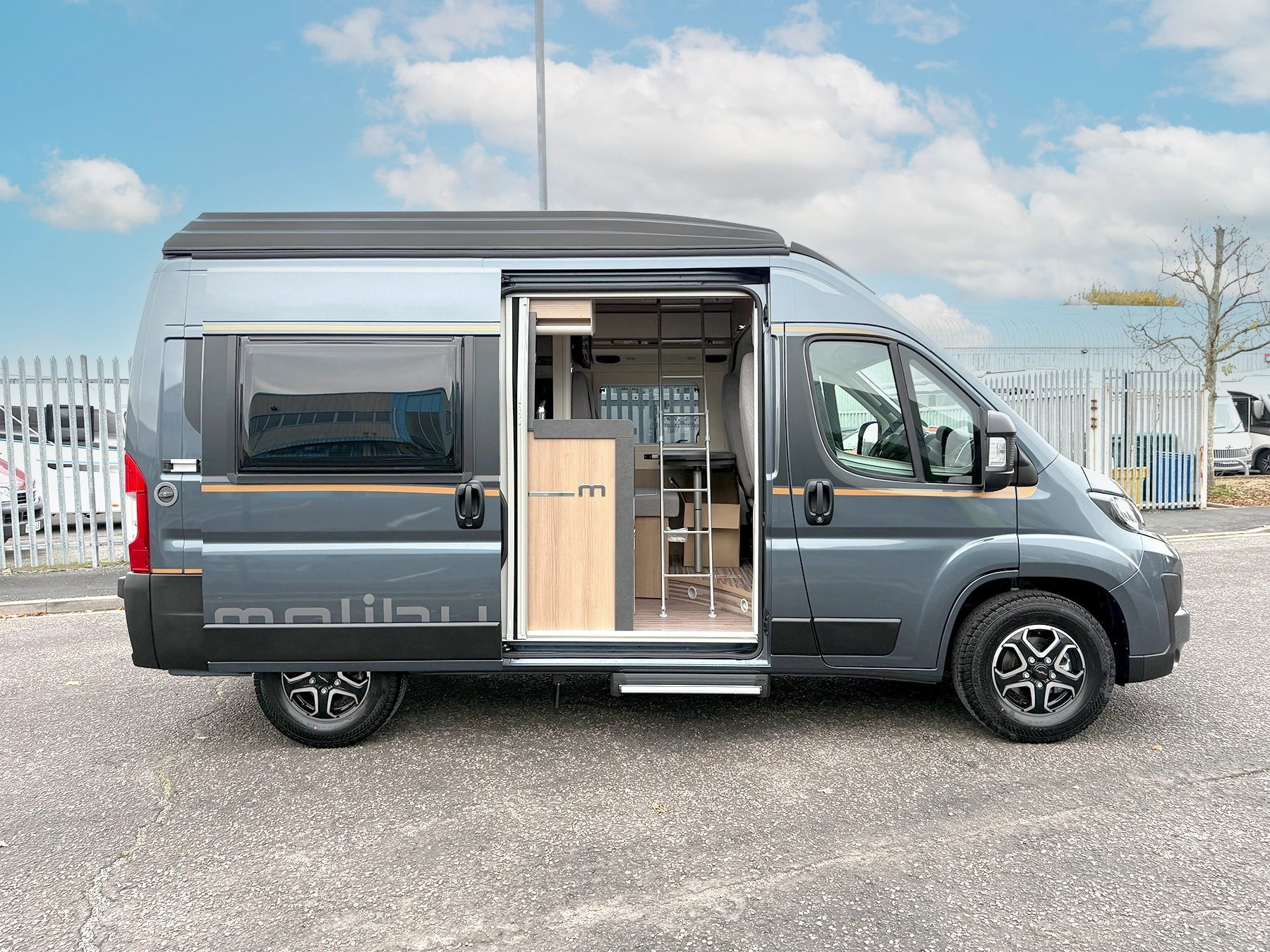 Malibu 540 DB Compact Pop Top Campervan For Sale