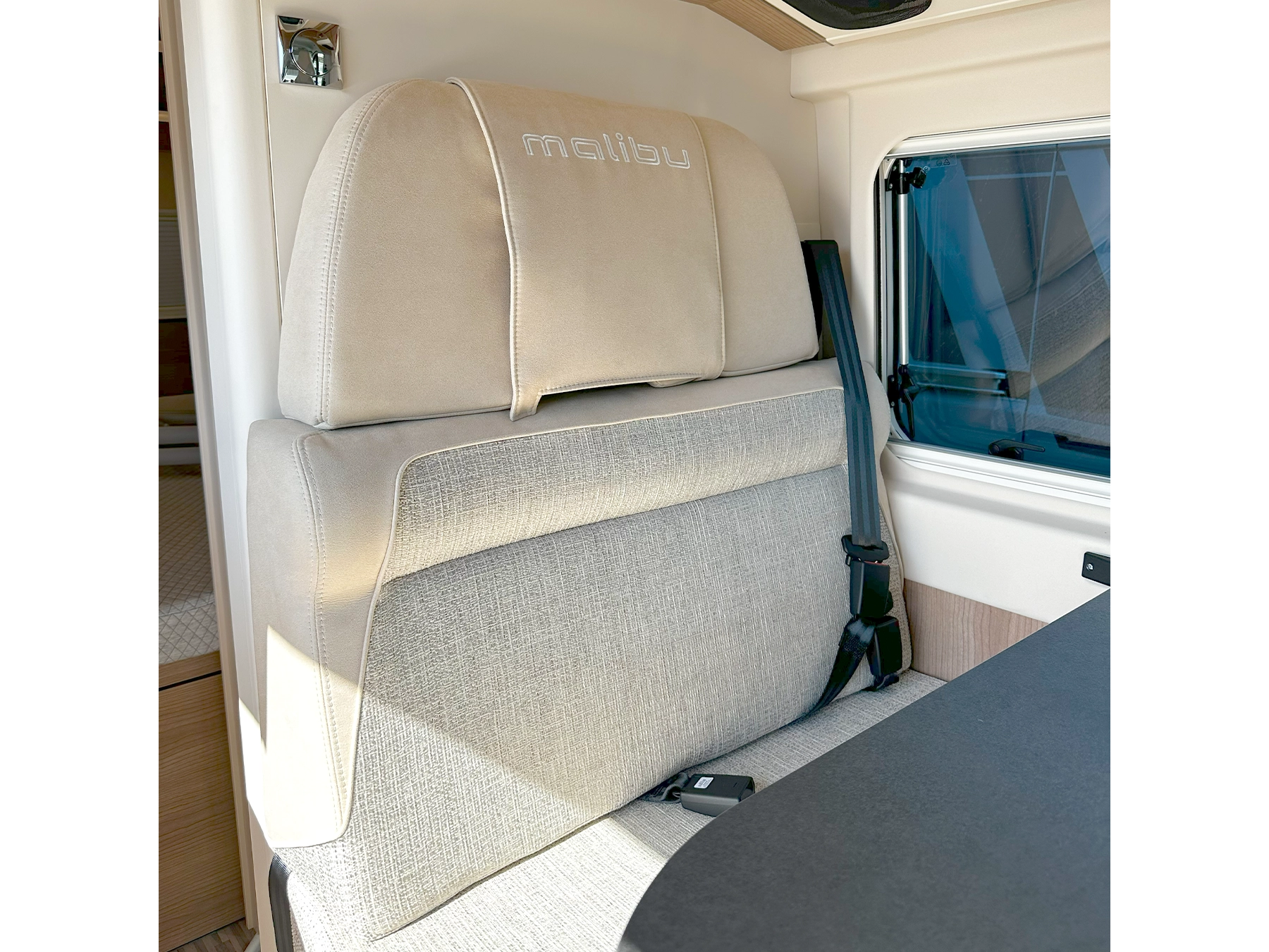 Malibu 540 DB Compact Pop Top Campervan Malibu Bench Lounge Seats