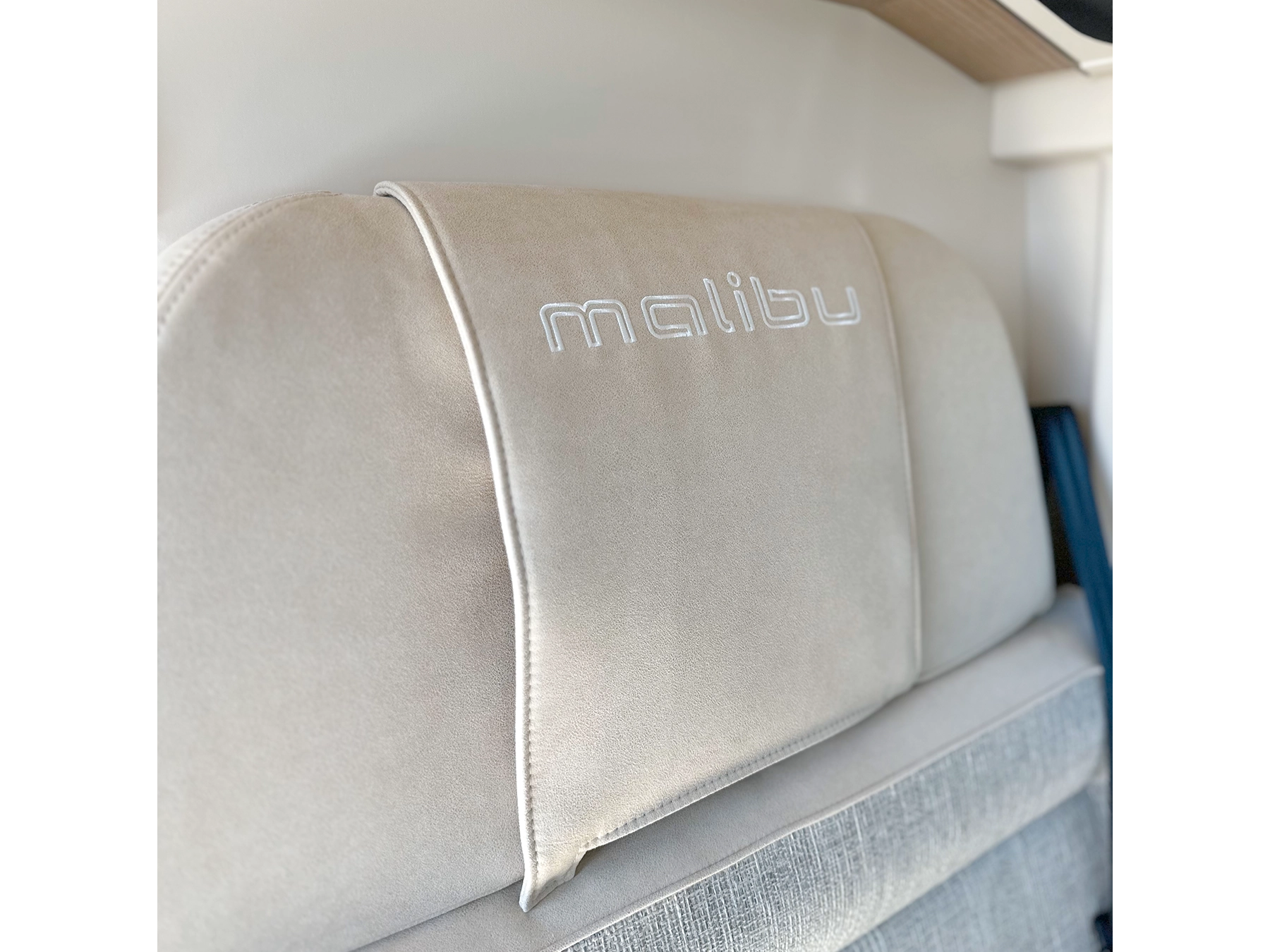 Malibu 540 DB Compact Pop Top Campervan Malibu Details Lounge Seats