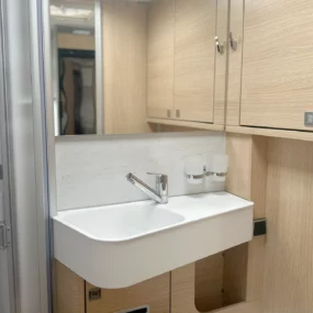 Hymer B-MC T 600 Whiteline Bathroom Sink & Window