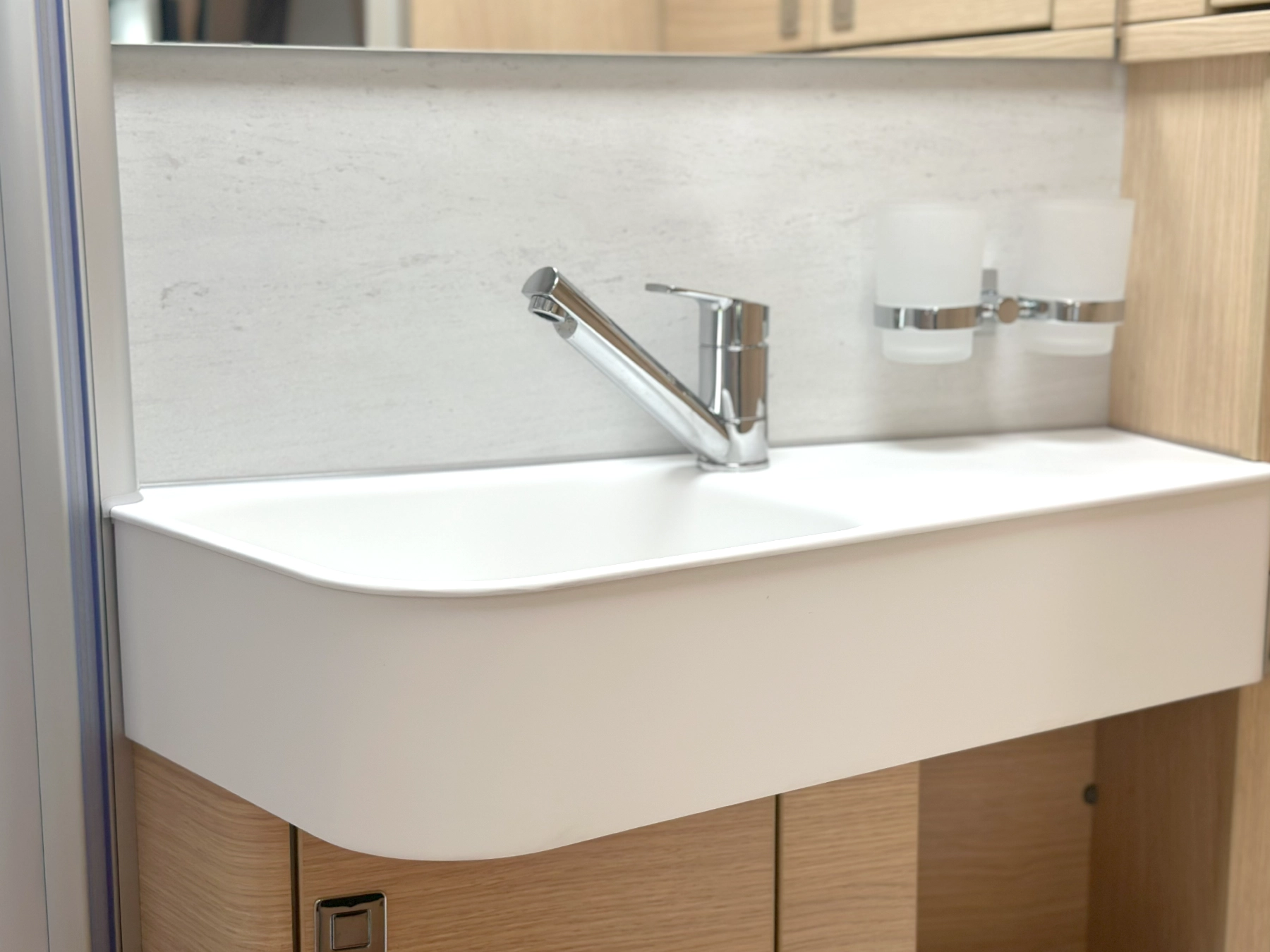 Hymer B-MC T 600 Whiteline Bathroom Sink