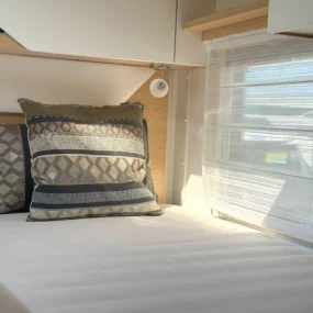 Hymer B-MC T 600 Whiteline Bedroom Window