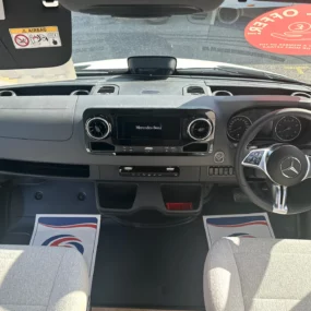 Hymer B-MC T 600 Whiteline Drivers Cab