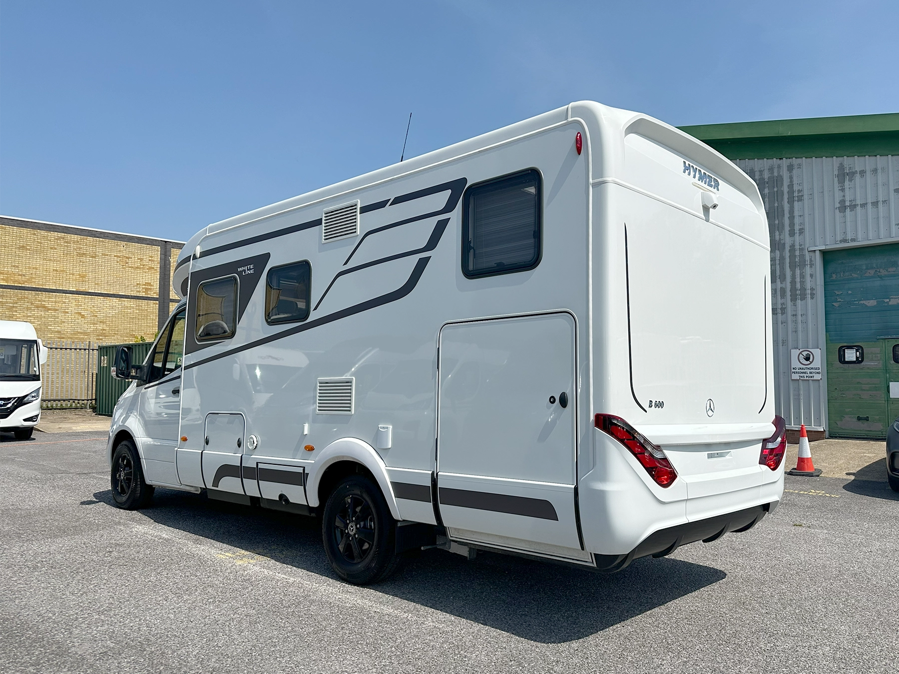 Hymer B-MC T 600 Whiteline Exterior Rear Left Side