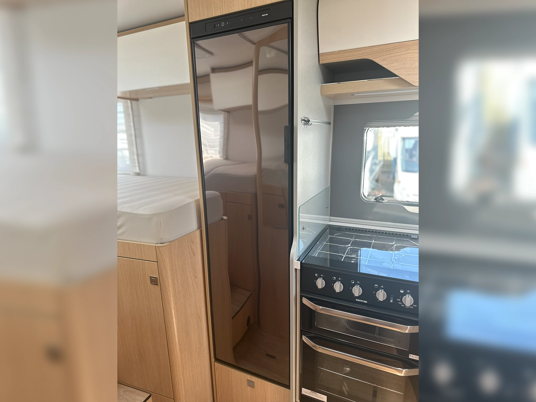 Hymer B-MC T 600 Whiteline Fridge Freezer