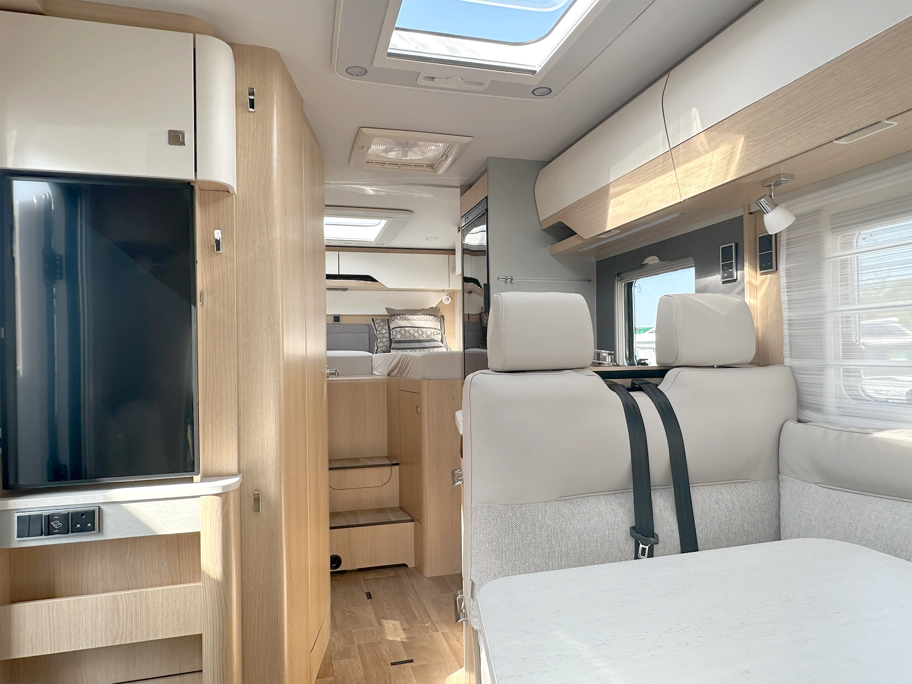 Hymer B-MC T 600 Whiteline Interior