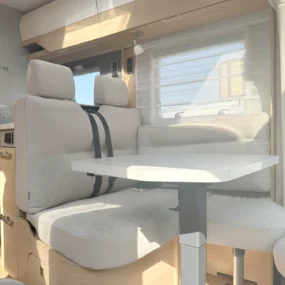 Hymer B-MC T 600 Whiteline Lounge Area