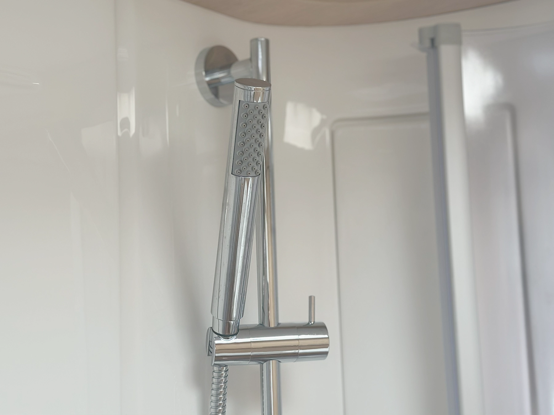 Hymer B-MC T 600 Whiteline Shower Head