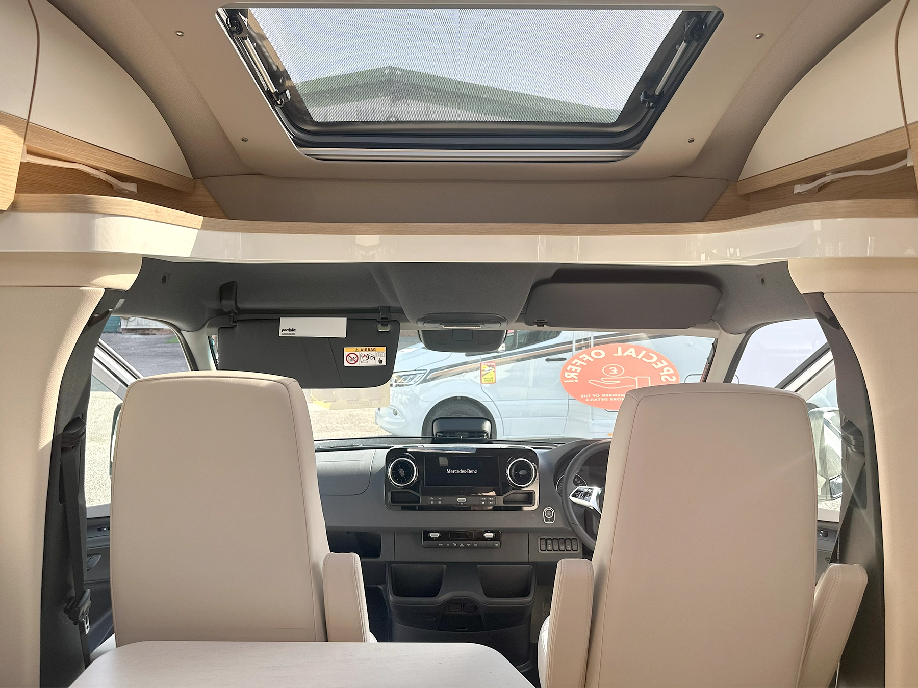 Hymer B-MC T 600 Whiteline Skylight Over Drivers Cab