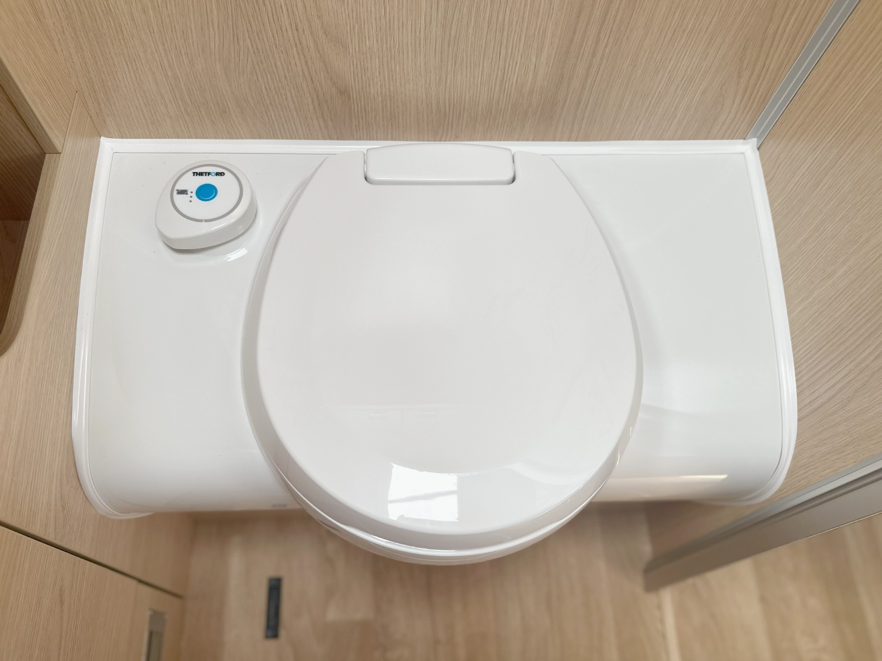 Hymer B-MC T 600 Whiteline Thetford Toilet