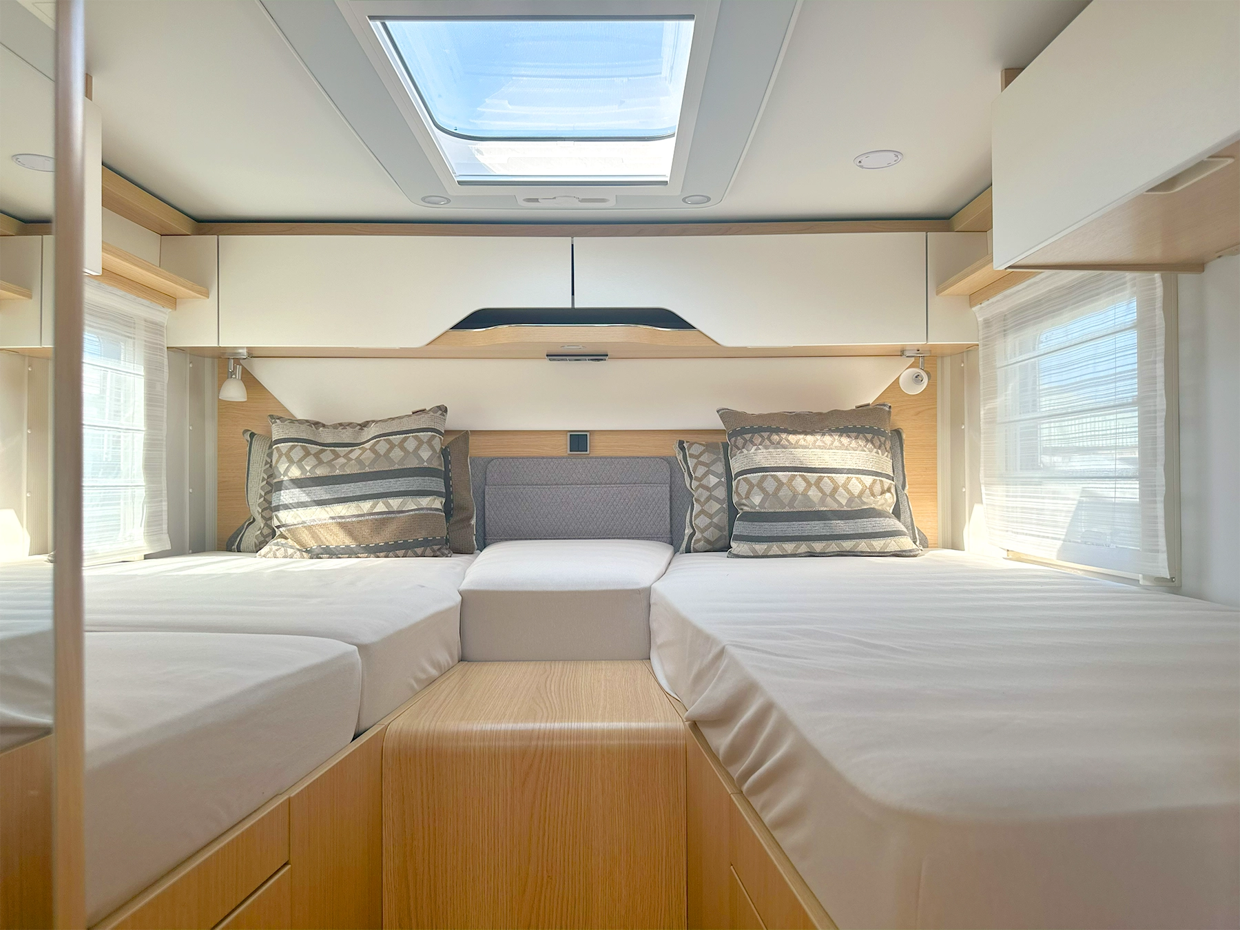 Hymer B-MC T 600 Whiteline Twin Single Rear Beds