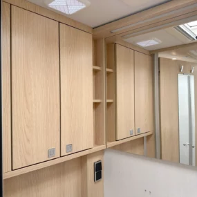 Hymer B-MC I 680 Bathroom Mirror & Cupboards