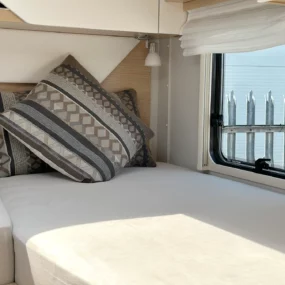 Hymer B-MC I 680 Bedroom Window