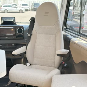 Hymer B-MC I 680 Drivers Seat