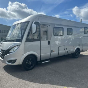 Hymer B-MC I 680 Exterior Front Right