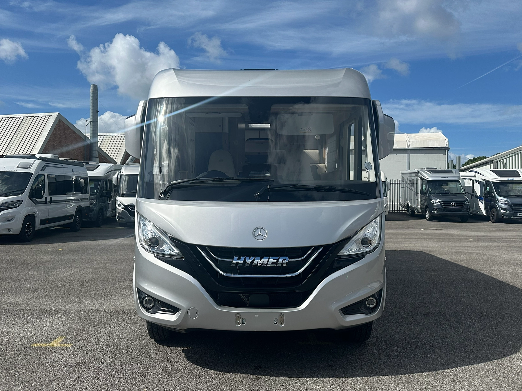 Hymer B-MC I 680 Exterior Front