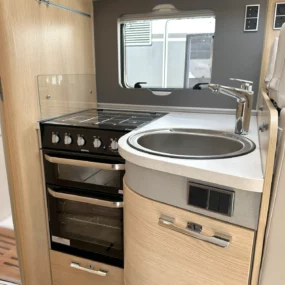 Hymer B-MC I 680 Kitchen