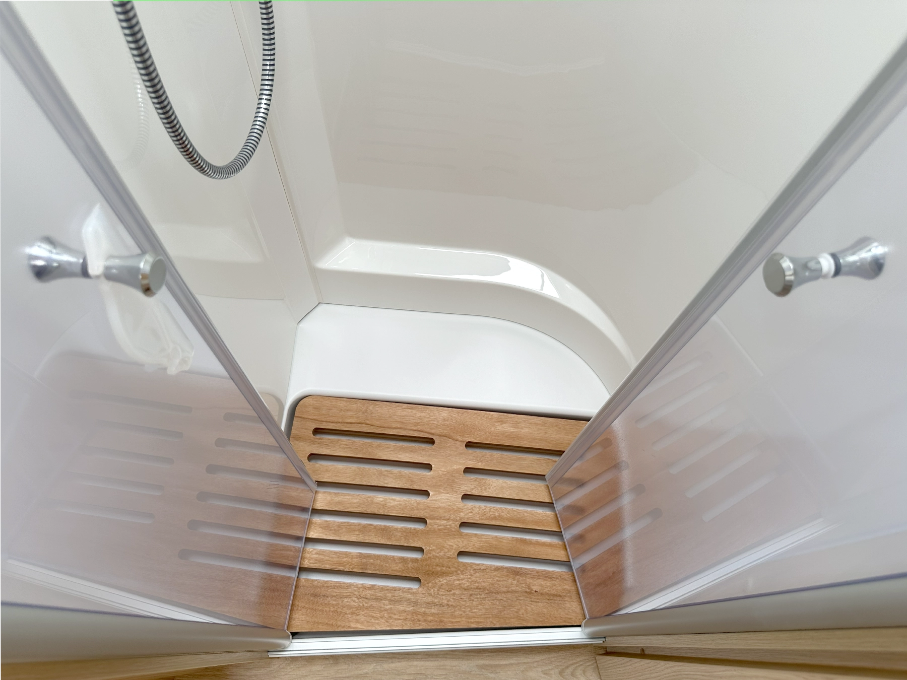 Hymer B-MC I 680 Shower Floor