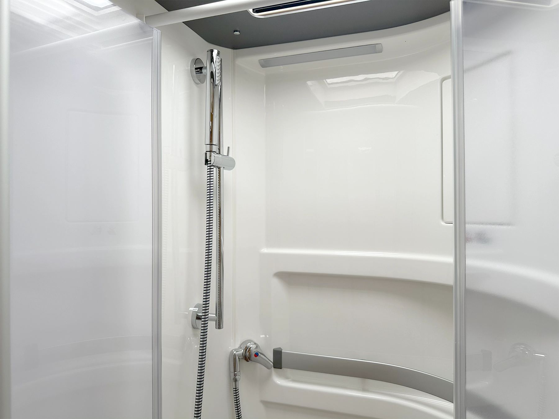 Hymer B-MC I 680 Shower Head