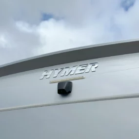 Hymer B-MC I 580 Hymer Logo & reverse camera on Rear