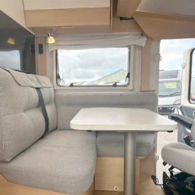 Hymer B-MC I 580 Lounge Table