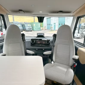Hymer B-MC I 580 Swivel Front Cab Seats