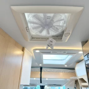 Hymer B-MC I 580 Thule Overhead Fan
