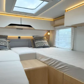 Hymer B-MC I 580 Twin Single Rear Beds