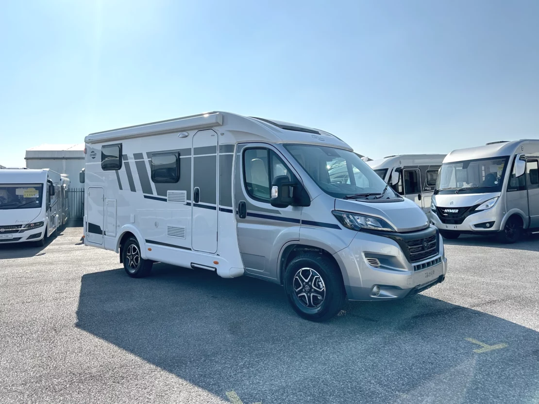 Carado V337 Pro Motorhome - Exterior Front Right