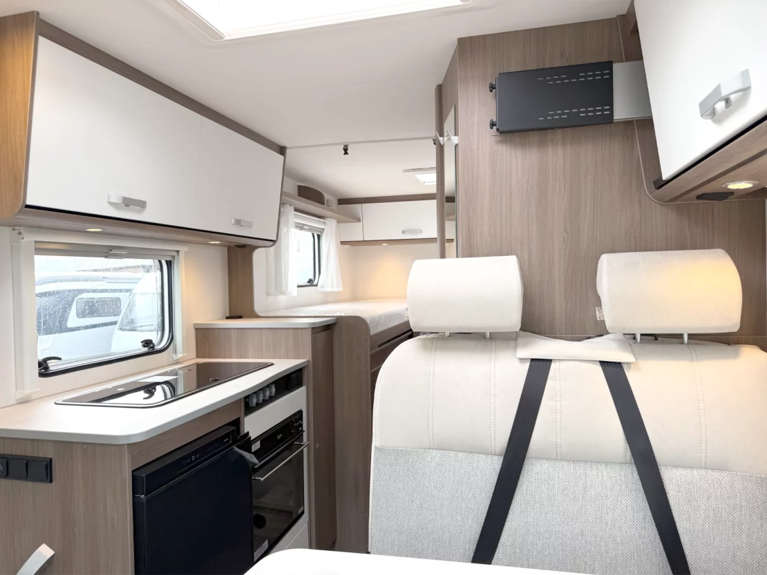 Carado V337 Pro Motorhome - Interior
